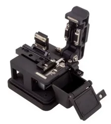 OCL-100 Fiber Cleaver – високоточний сколювач волокон | Optokon