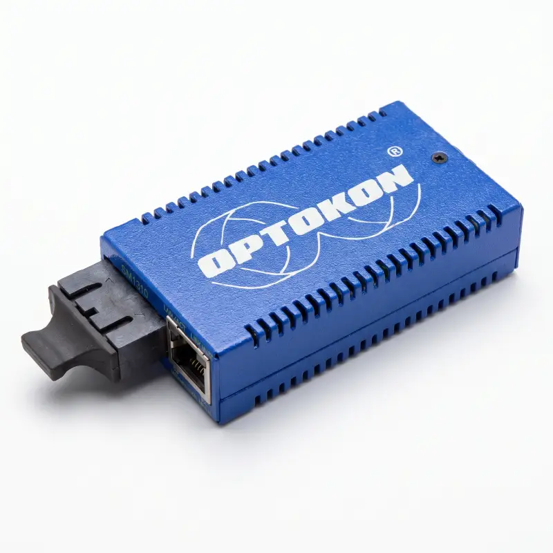 MCA-1000 — медиаконвертер Gigabit Ethernet 10/100/1000Base-T в 1000Base-X, PoE-PD, LFPT, Jumbo Frame 16K